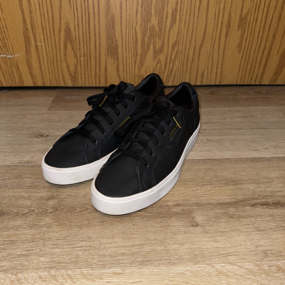 Adidas Originals Sleek Core Crystal Black White Sneakers